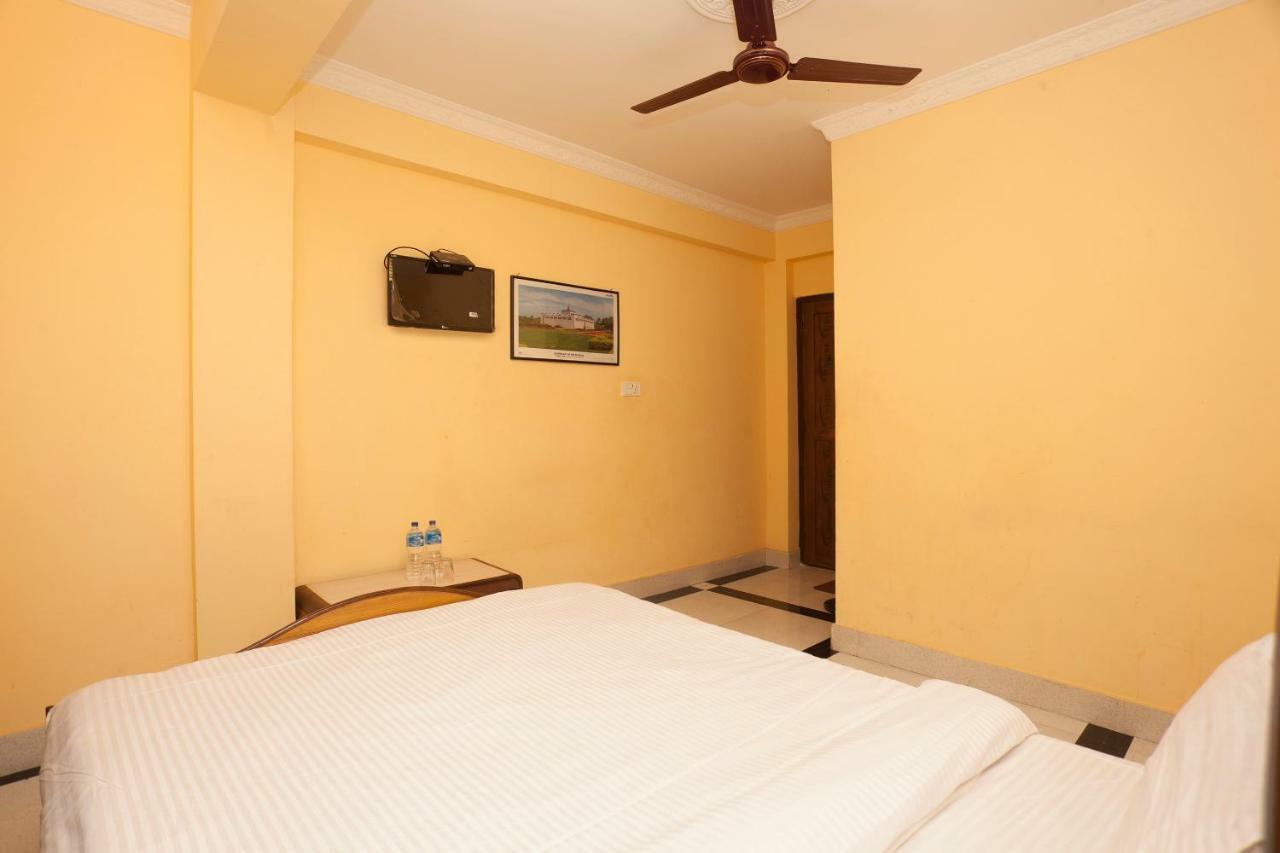 Spot On 397 Hotel Triveni Guest House Kathmandu Exterior photo